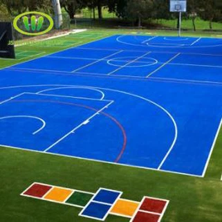 Tennis shkafi va basketbol maysazorida ishlatiladigan ko'k sintetik o't